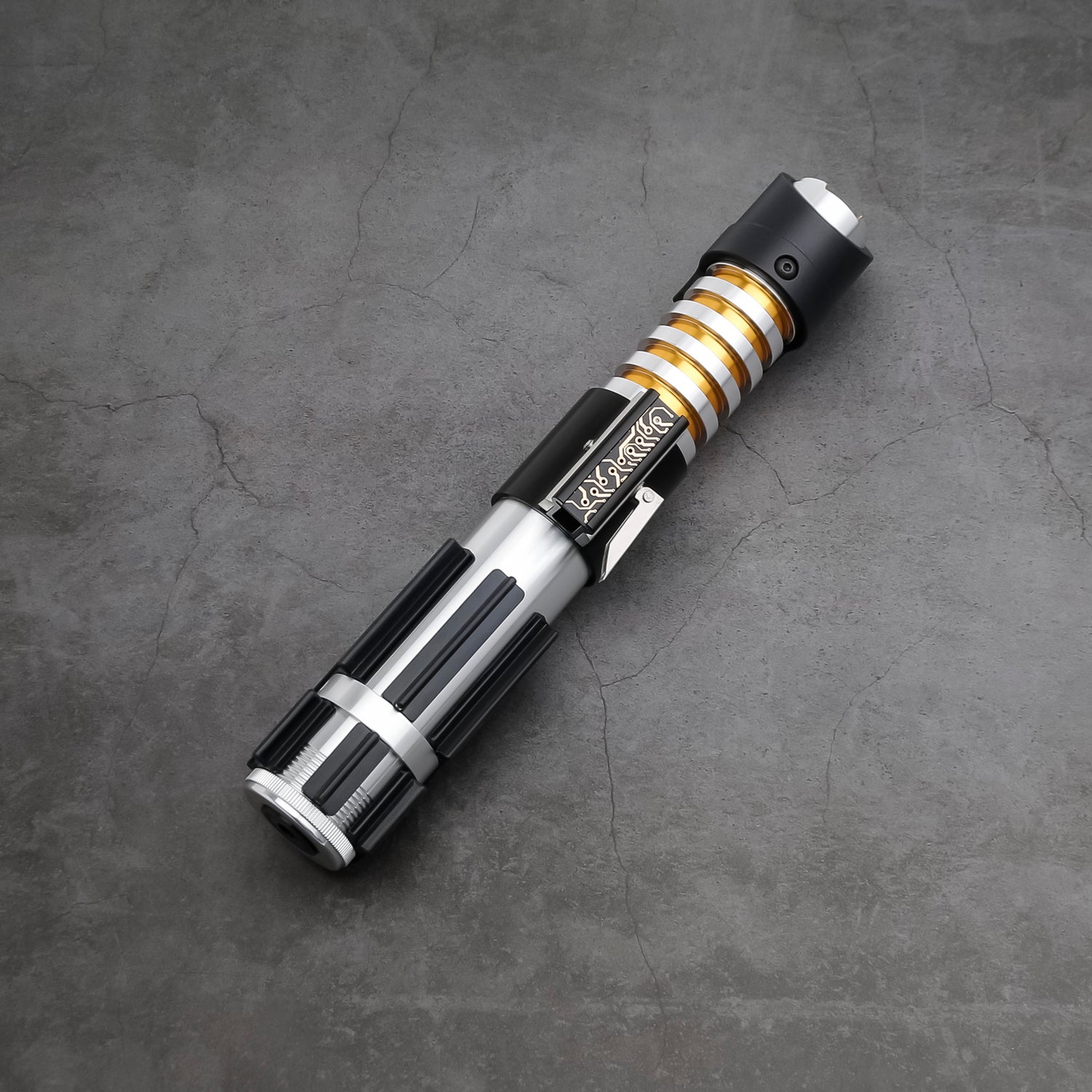 Elzar Mann lightsaber hilt