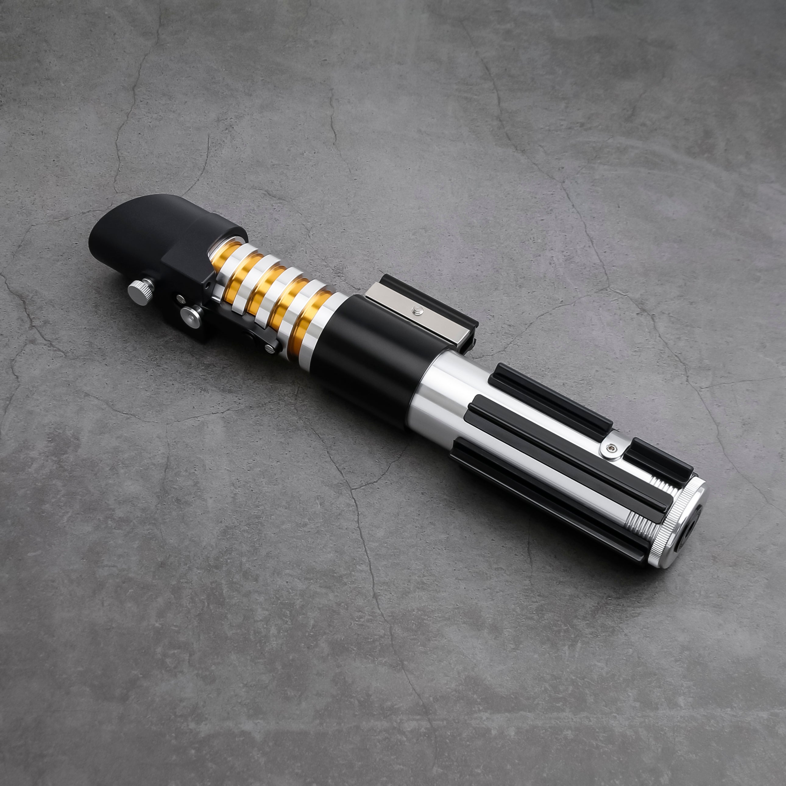 Elzar Mann lightsaber handle