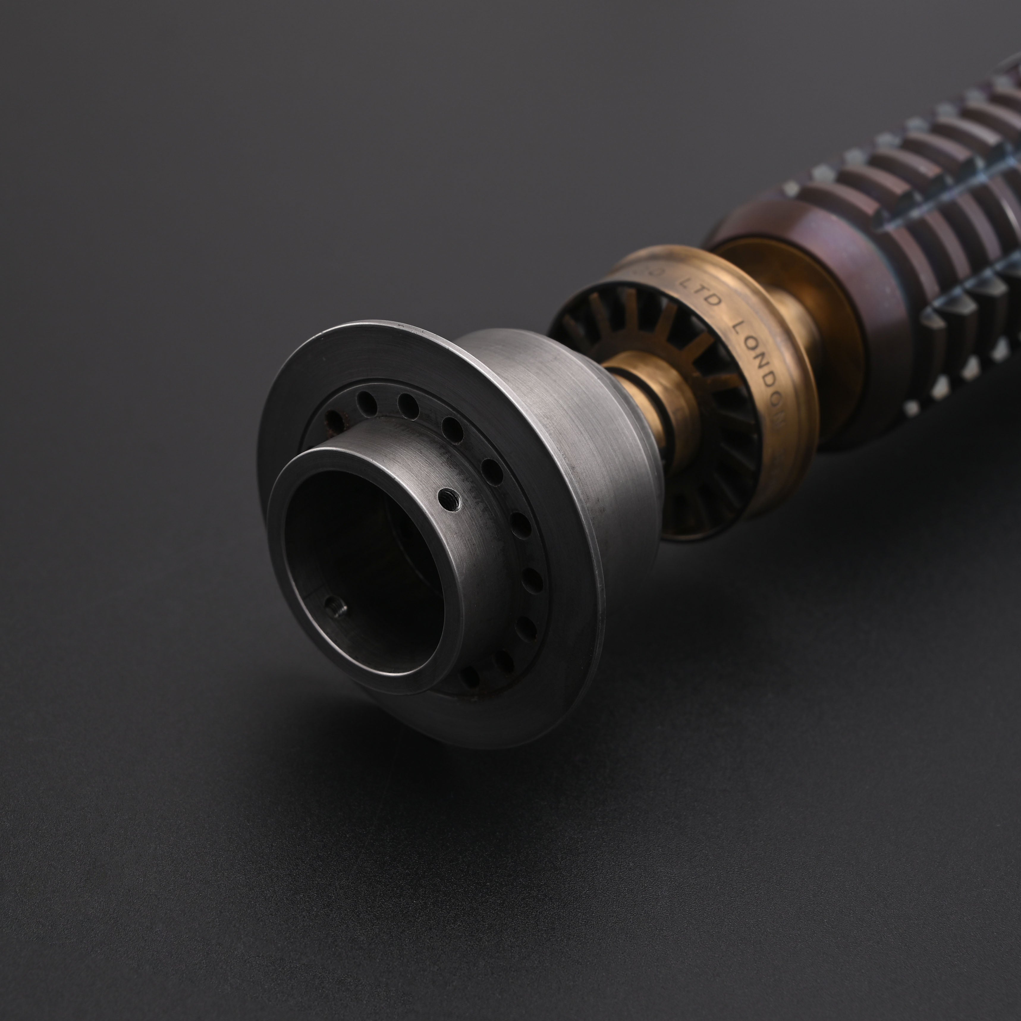 Obi EP4 lightsaber Hilt details