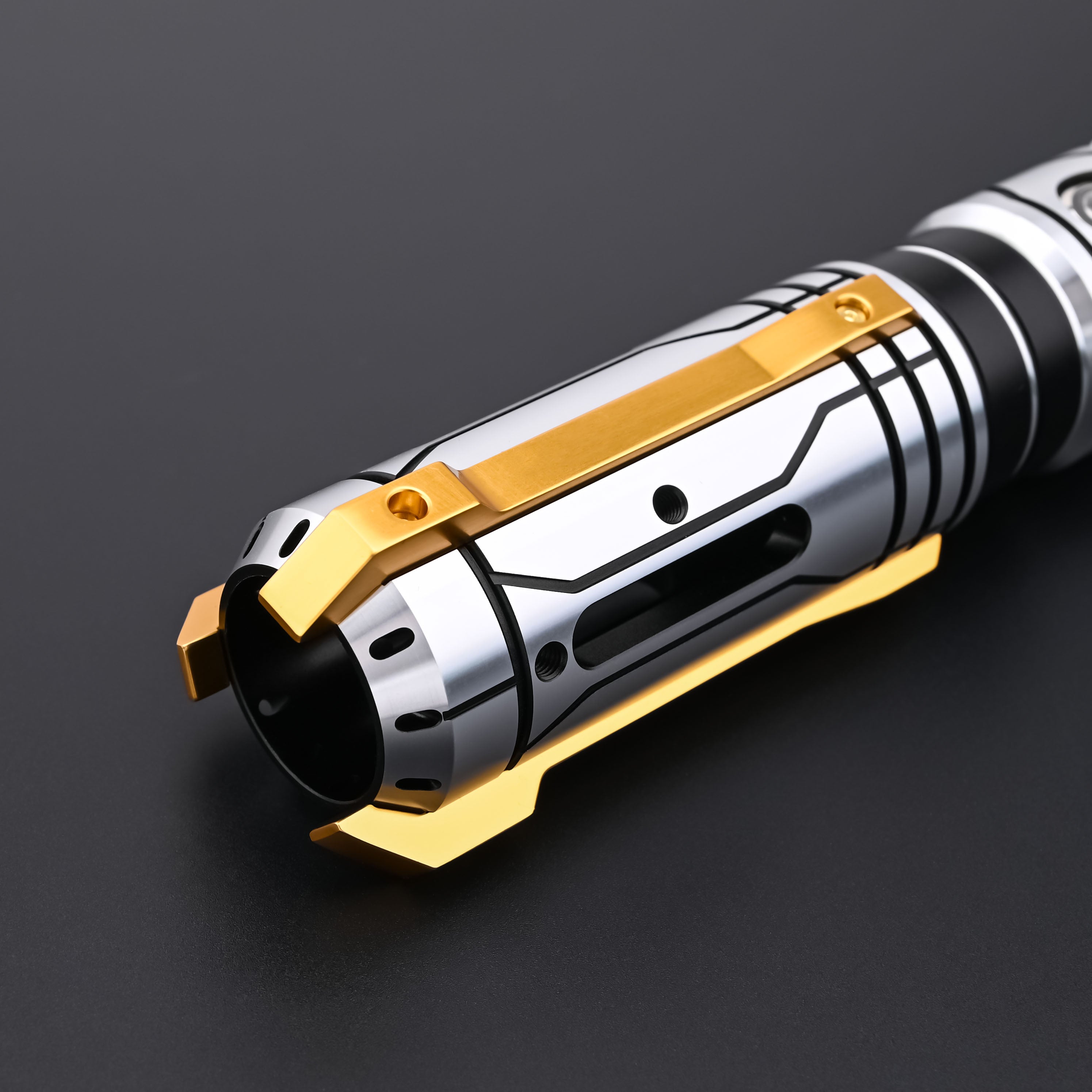 Skyrim Saber Details