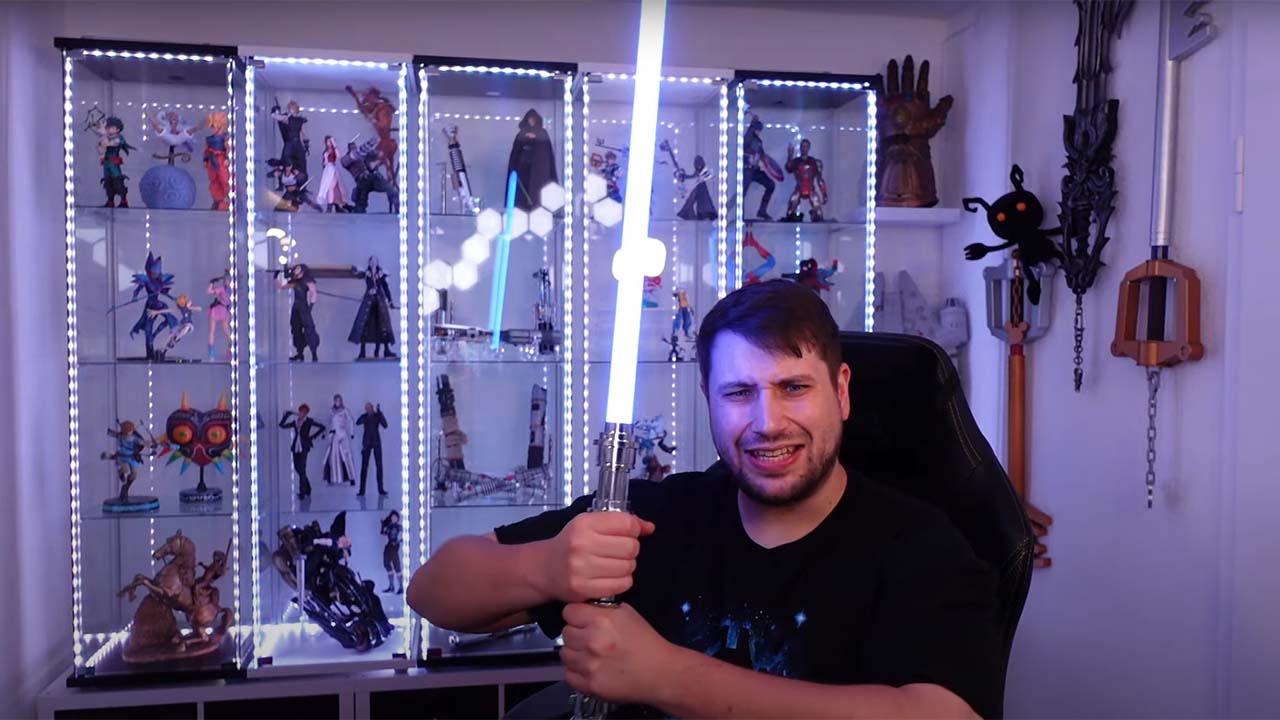 Laden Sie das Video: Saber Unboxing-Video