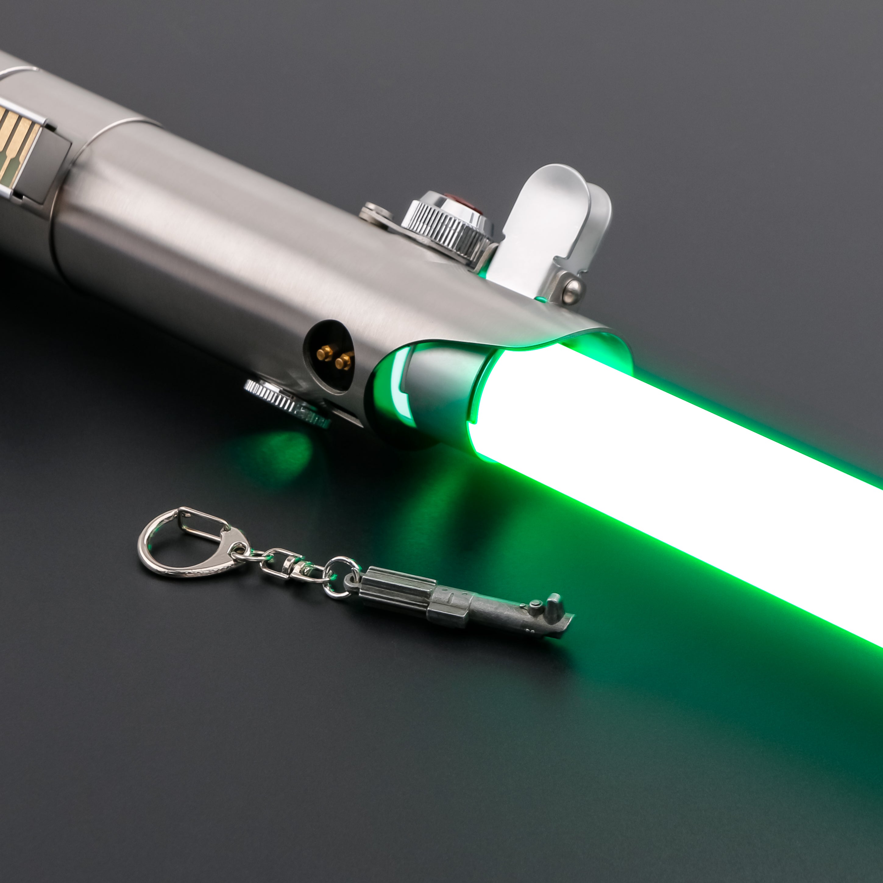 Luke lightsaber keychain